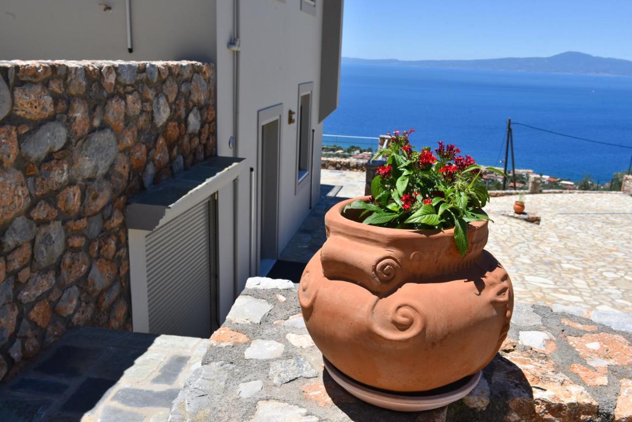 Bay View Guesthouses Kalamata Exterior foto